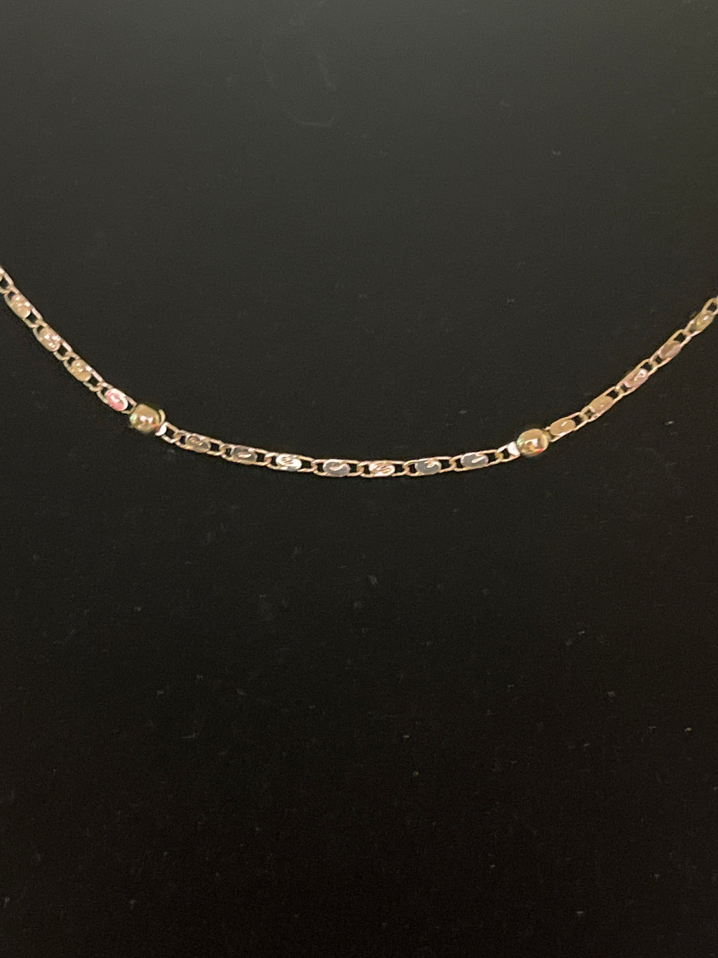 Gold necklace ￼